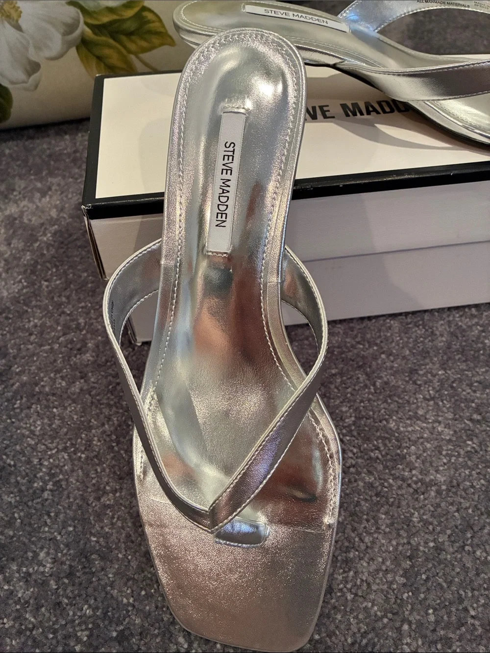 Steve Madden Silver Metallic Tracie Sandals